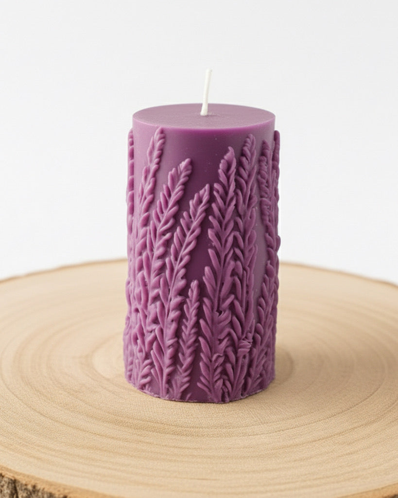 Scented lavender candle￼