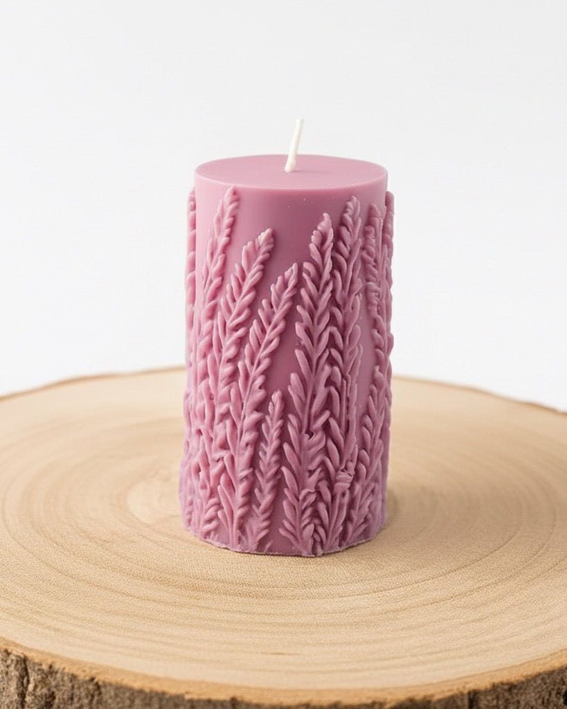 Scented lavender candle￼