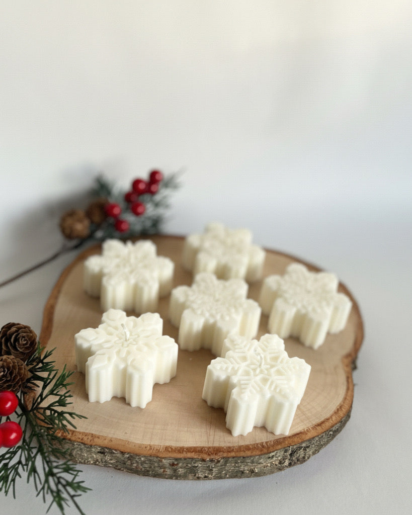 Scented snowflake soy wax candle