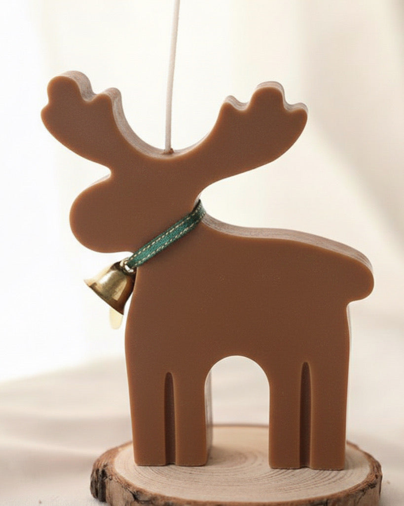Scented reindeer soy wax candle ￼