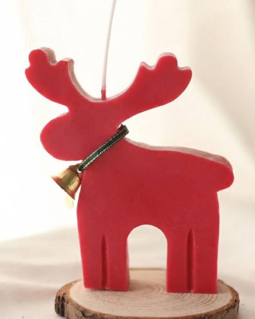 Scented reindeer soy wax candle ￼