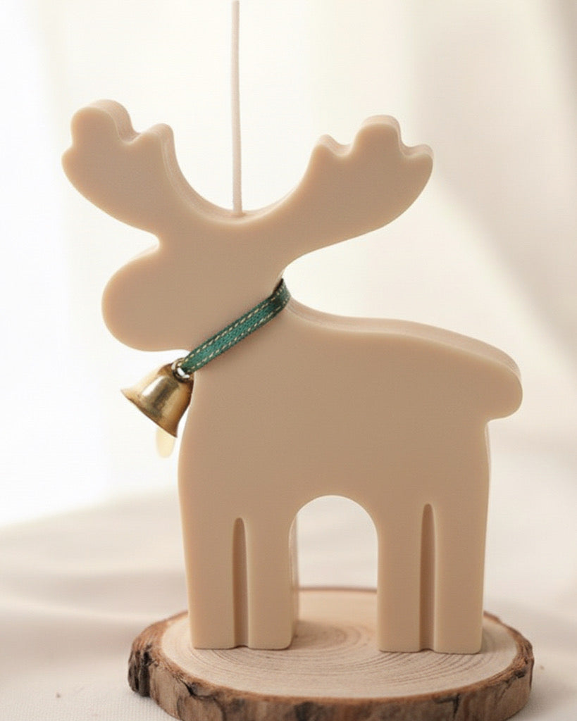 Scented reindeer soy wax candle ￼