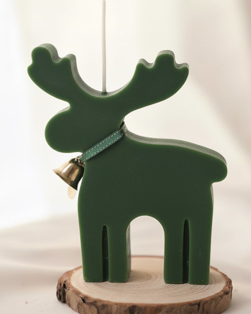 Scented reindeer soy wax candle ￼